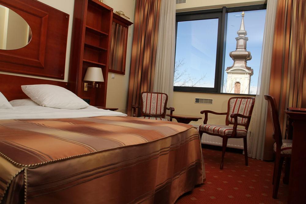 Hotel Galleria Subotica Buitenkant foto
