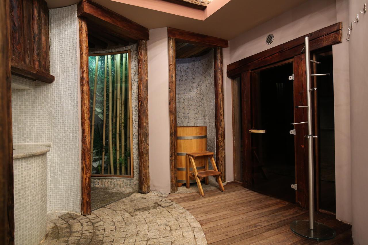 Hotel Galleria Subotica Buitenkant foto