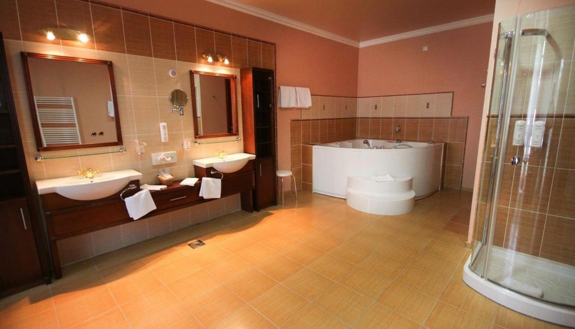 Hotel Galleria Subotica Buitenkant foto