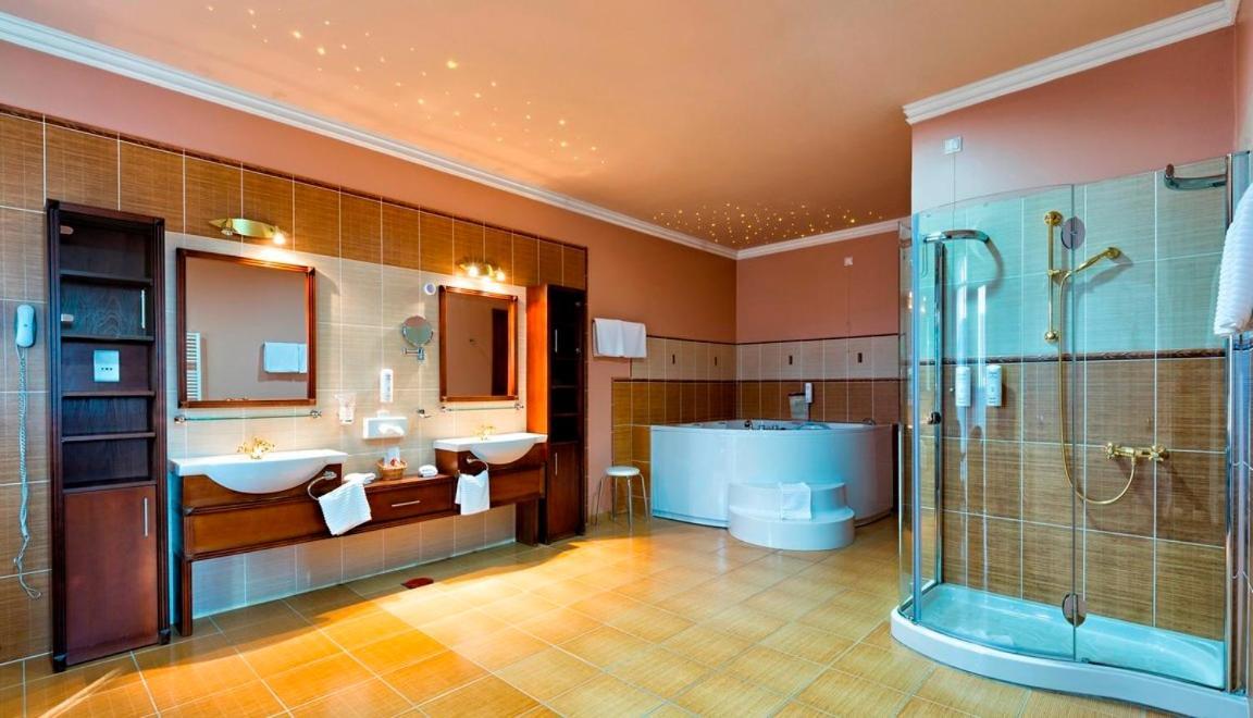 Hotel Galleria Subotica Buitenkant foto